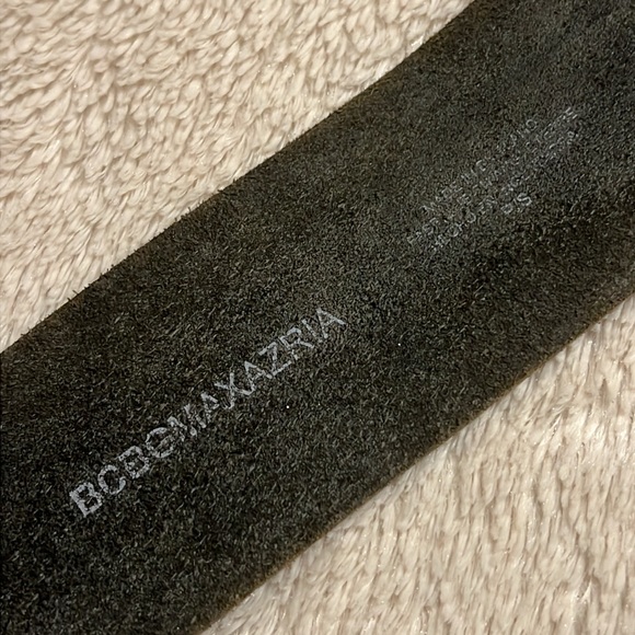 BCBG MAX AXRIA Pebble Grain Leather Belt - Picture 14 of 17